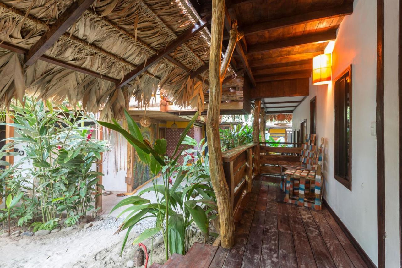 Playa 506 Beachfront Hostel Puerto Viejo de Talamanca Exterior foto